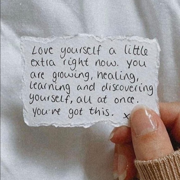 💛 - Picture 1 of 7